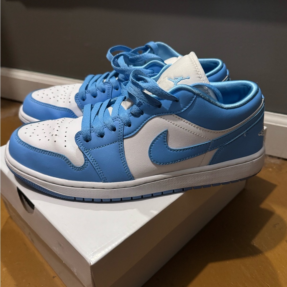 Nike Air Jordan 1 Low University Blue